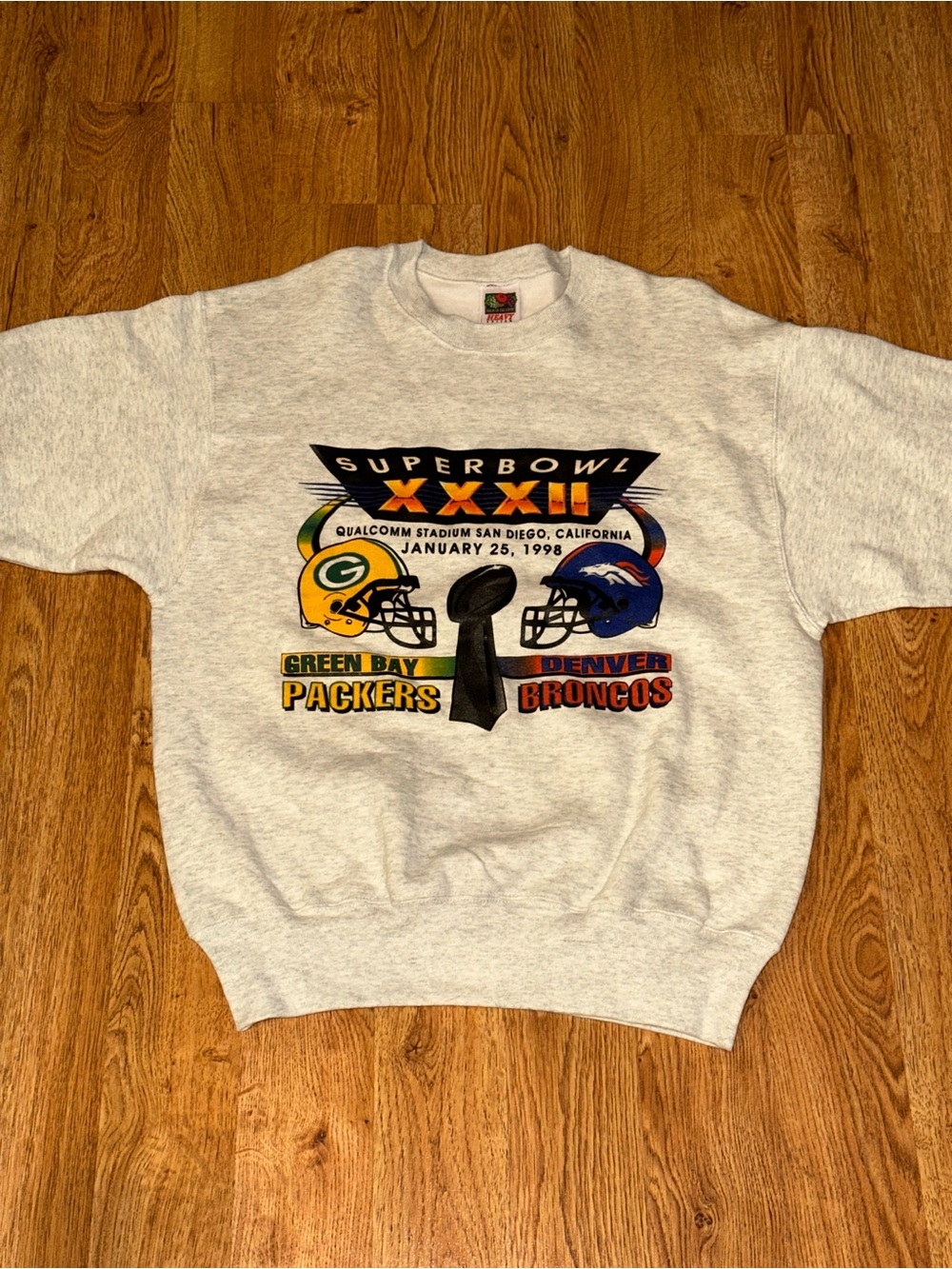VTG 1998 Super Bowl XXXII Green Bay Packers VS Denver Broncos Crewneck Medium